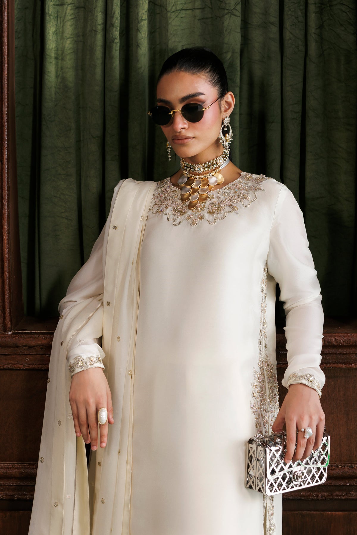 Ruhi - 695