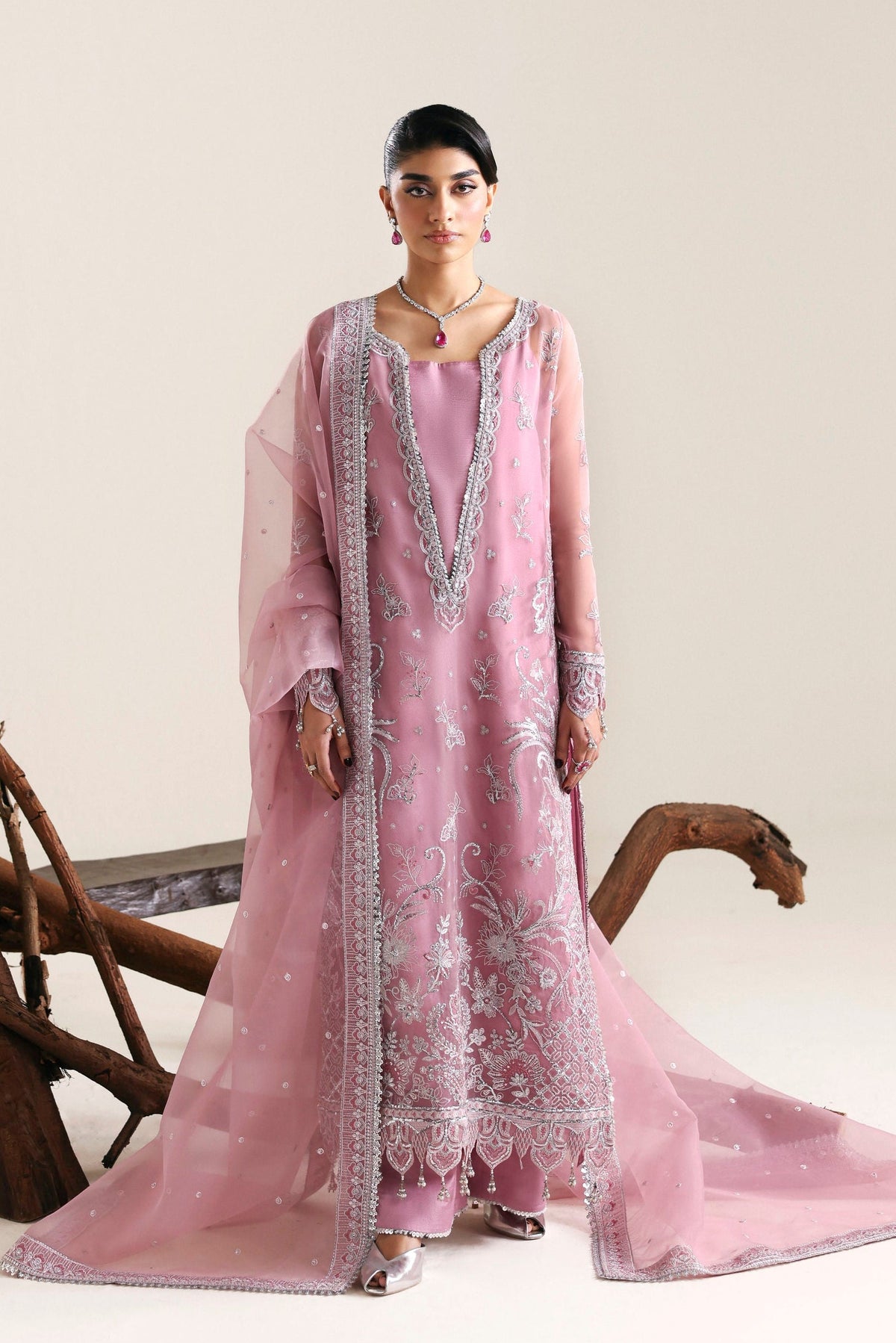 Vale - Formal Pret by Akbar Aslam
