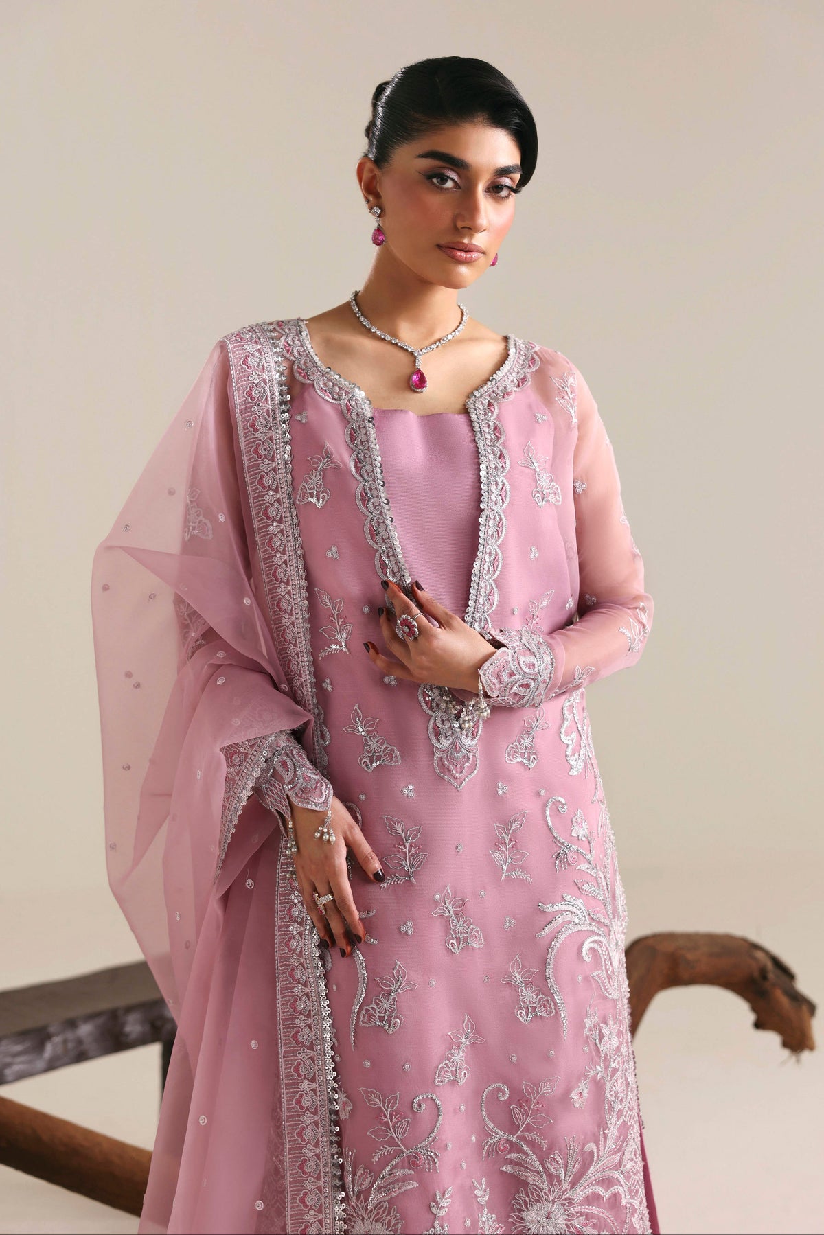 Vale - Formal Pret by Akbar Aslam