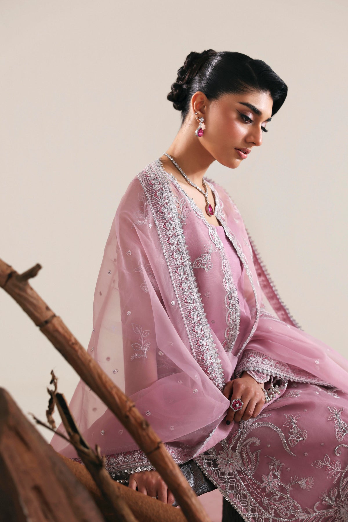 Vale - Formal Pret by Akbar Aslam