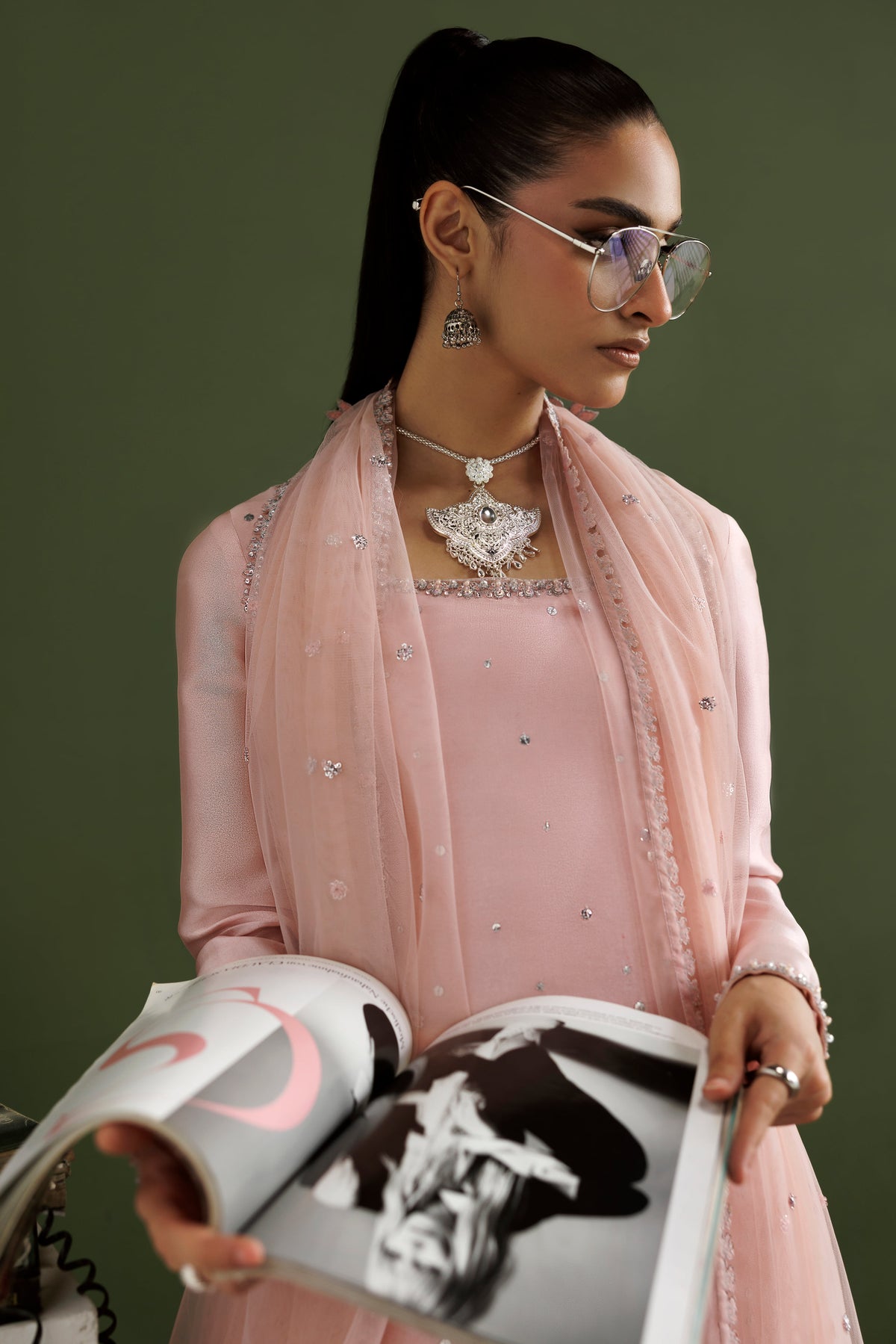 Nazni - 689