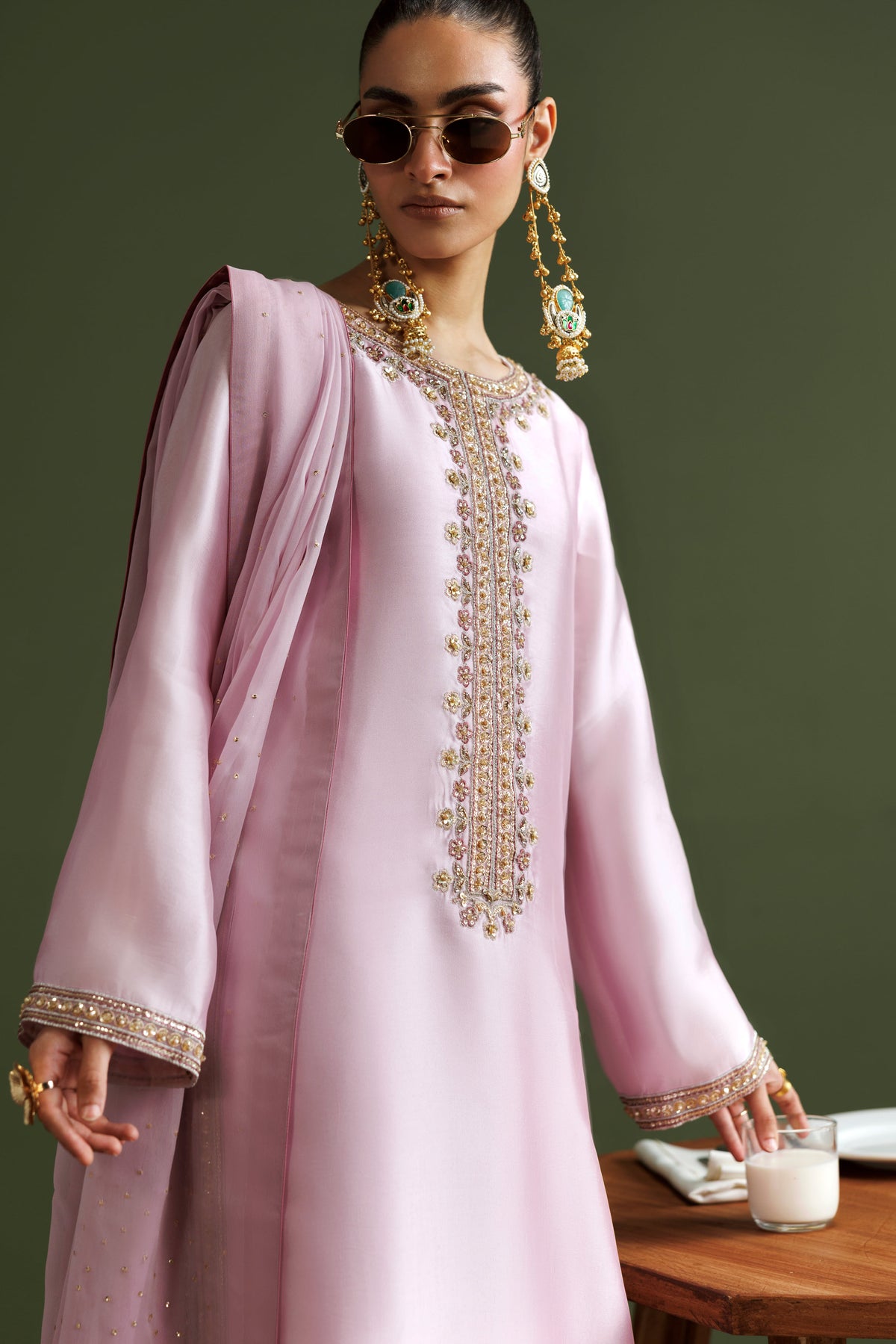Zaari - 681