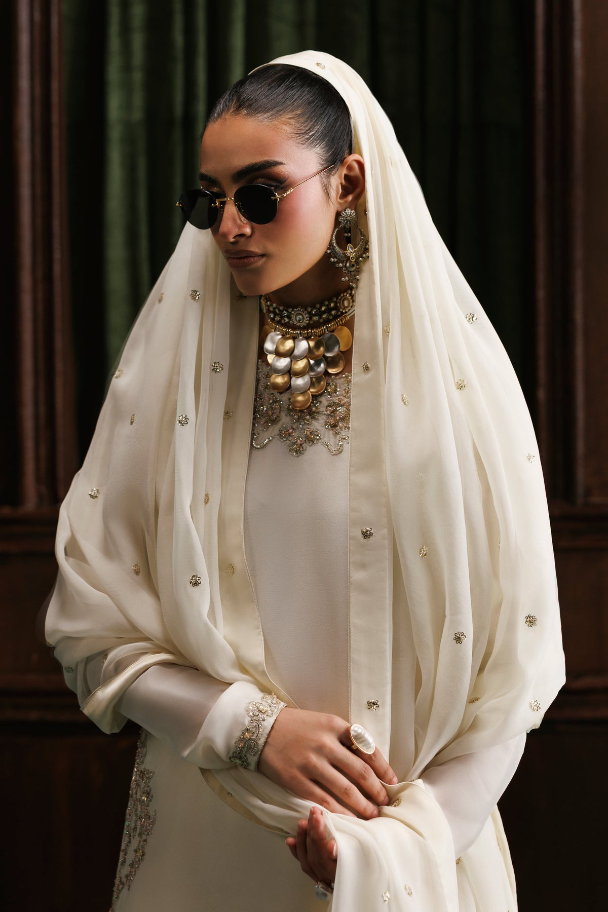 Ruhi - 695