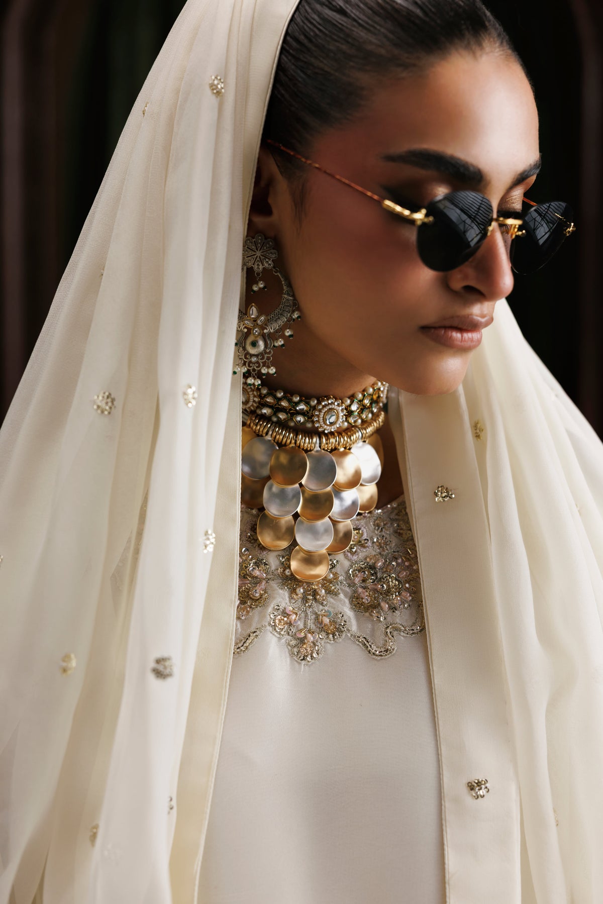Ruhi - 695