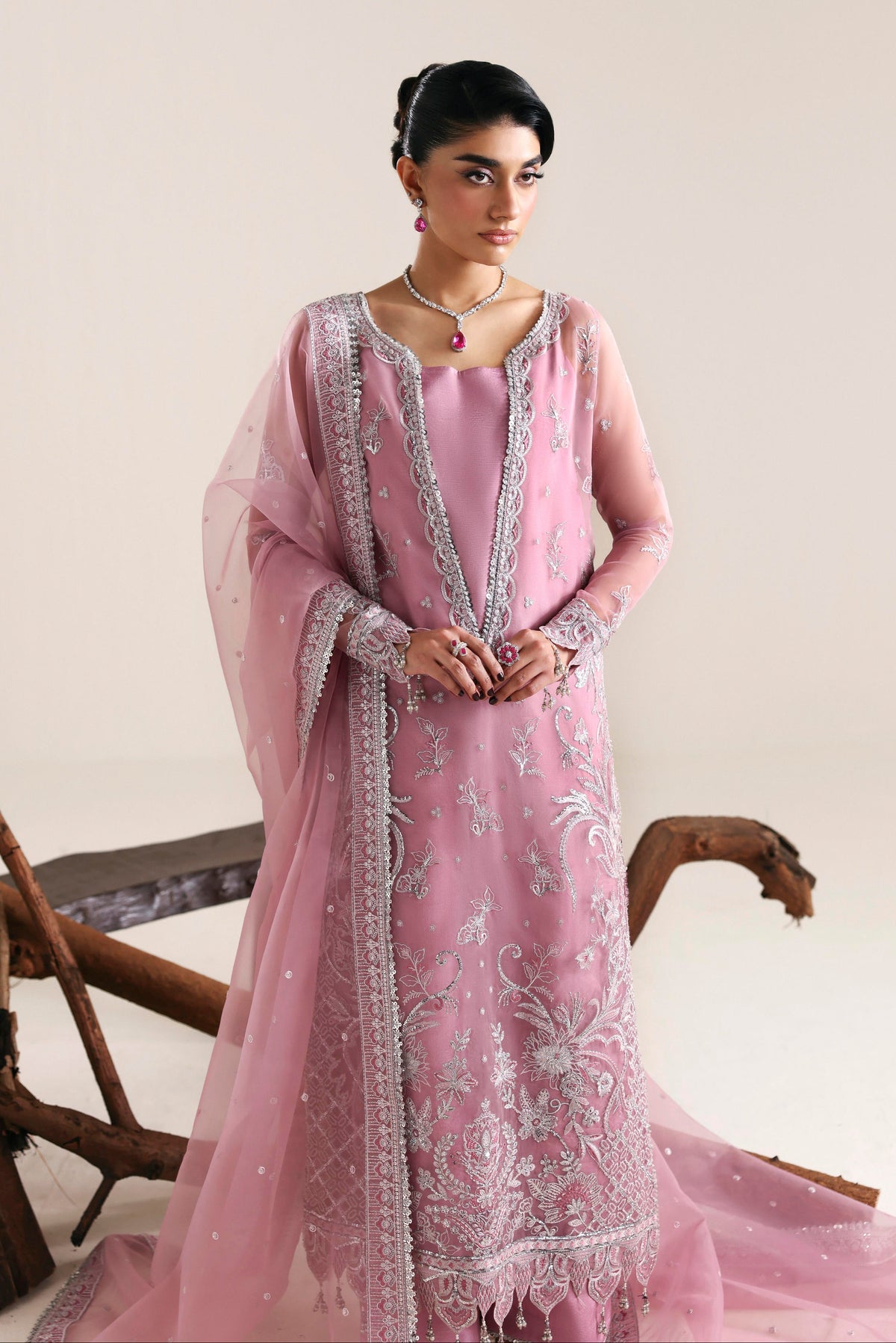 Vale - Formal Pret by Akbar Aslam