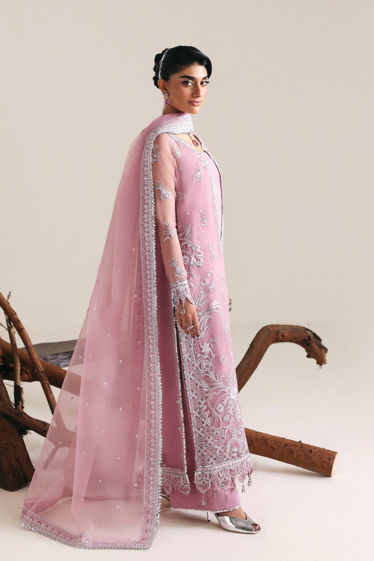 Vale - Formal Pret by Akbar Aslam