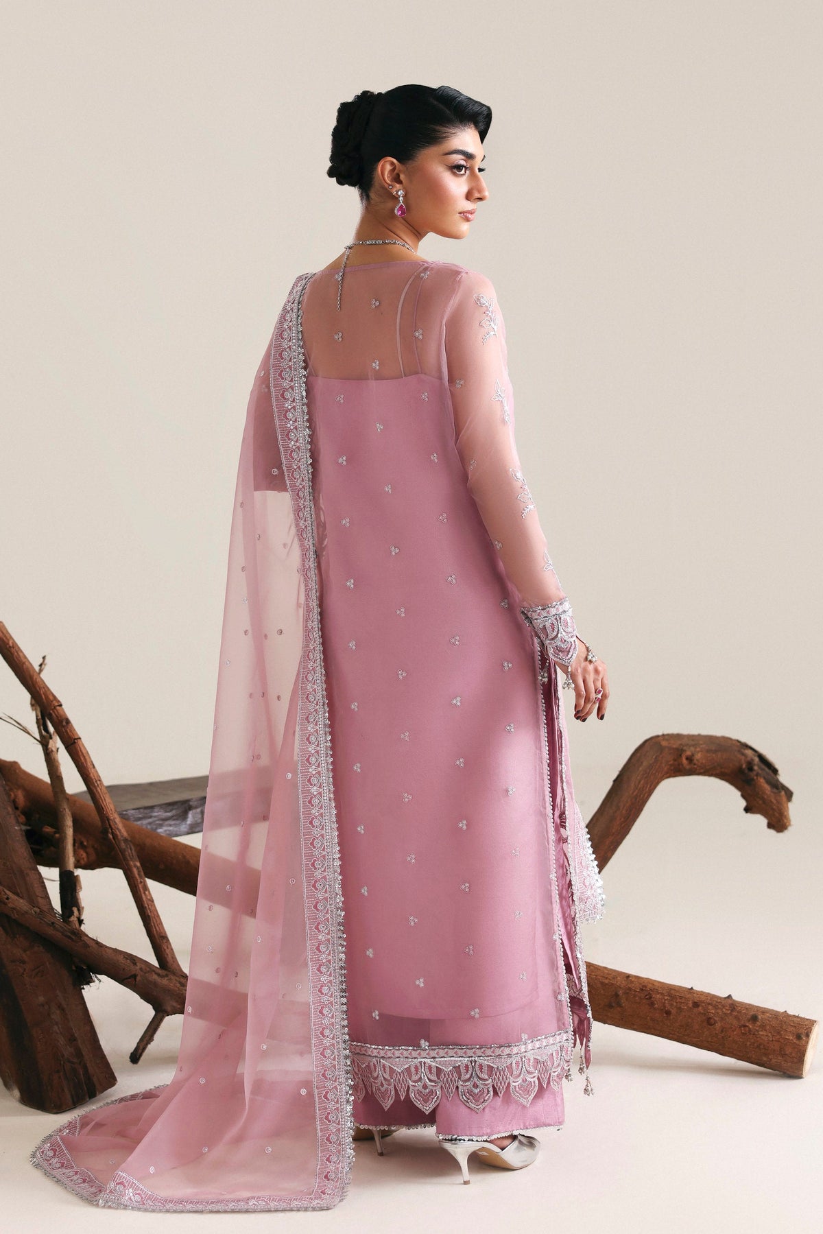 Vale - Formal Pret by Akbar Aslam