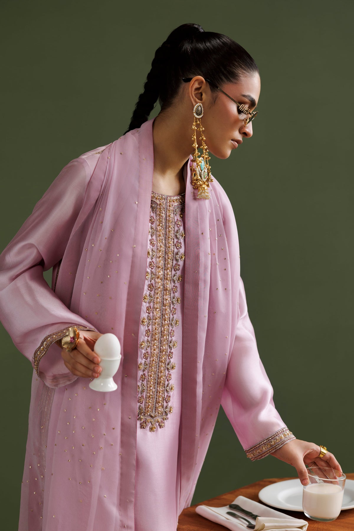 Zaari - 681