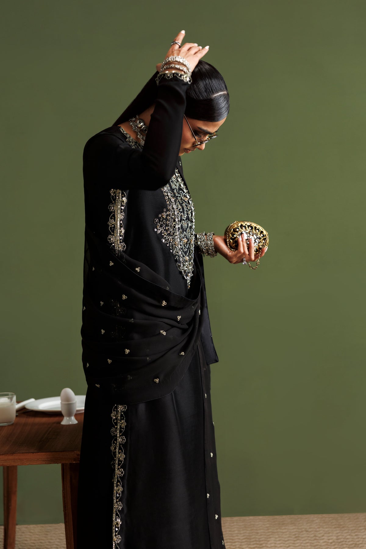 Zeen - 696